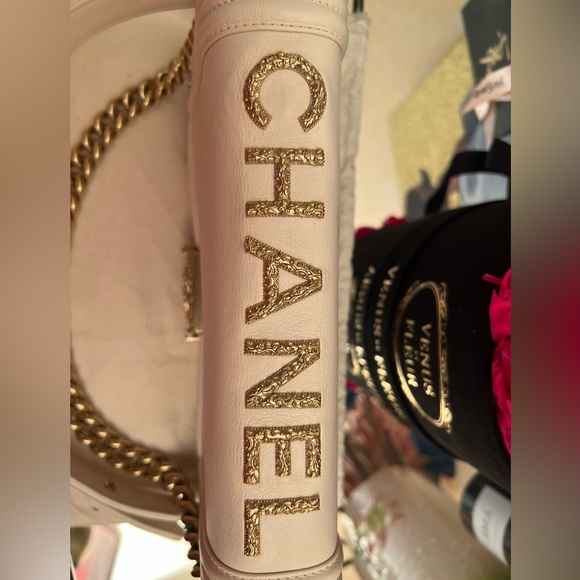 Chanel Chateau Versailles ivory medium boy bag RARE - Picture 4 of 16